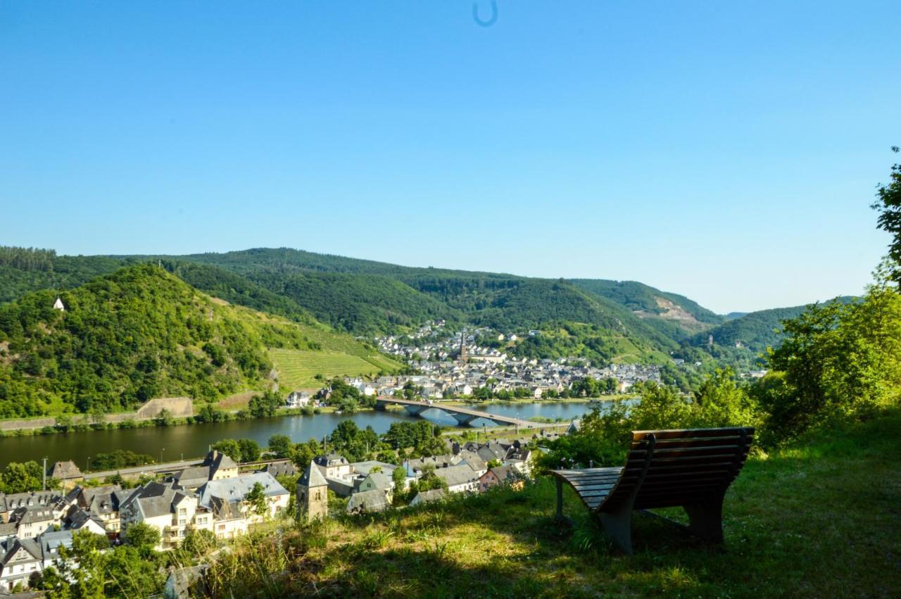 Schloss-Hotel Petry Treis-Karden Exteriör bild