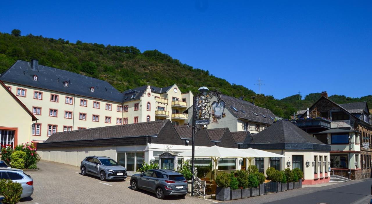 Schloss-Hotel Petry Treis-Karden Exteriör bild